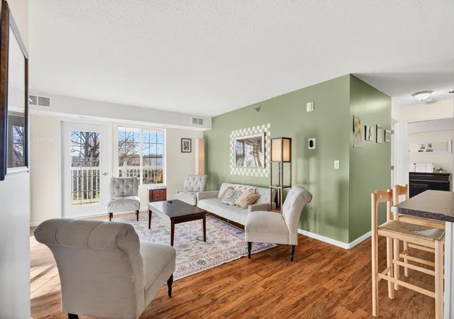4th image of 1976 29Th Pl Nw #201, Rochester, MN 55901 | MLS# 7101600