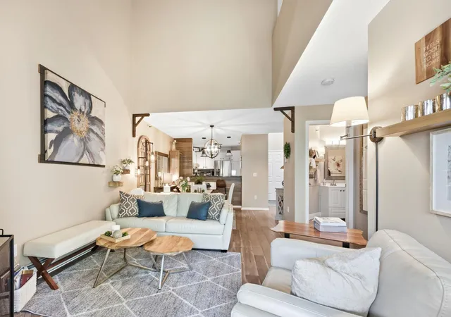 4th image of 7605 Edinborough Wy, Edina, MN 55435