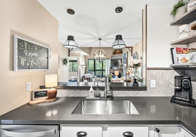 5th image of 7605 Edinborough Wy, Edina, MN 55435