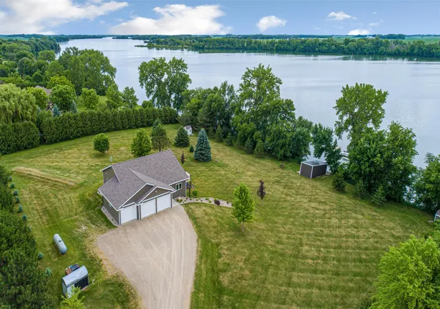 Homes for sale in Hanska, MN | 23455 135th St, Hanska, MN 56041 | MLS# 7101672