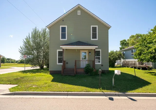 1st image of 541 5th St Se, Deer River, MN 56636 | MLS# 7101681