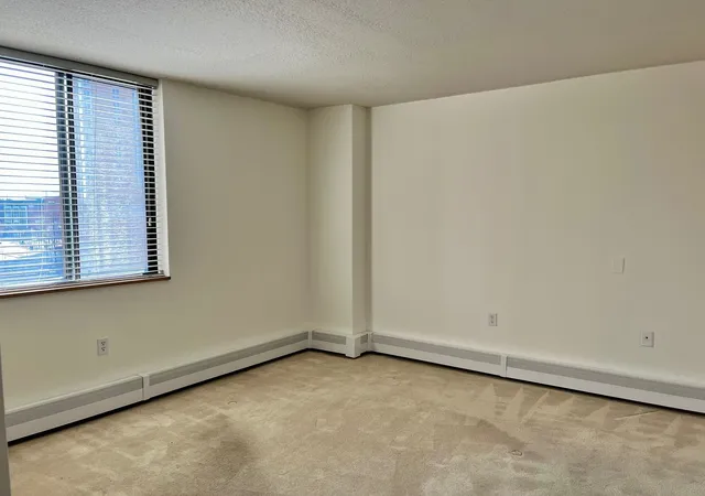 Photo 4 of Condo for sale at 6500 Woodlake Dr #313, Minneapolis, MN 55423 | MLS# 7101723 | Listing updated on 2026-07-28