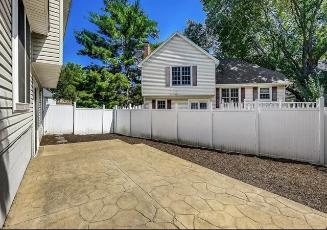 Photo 3 of Single family home for sale at 8778 Hawthorne Dr, Eden Prairie, MN 55347 | MLS# 7101737 | Listing updated on 2026-07-07