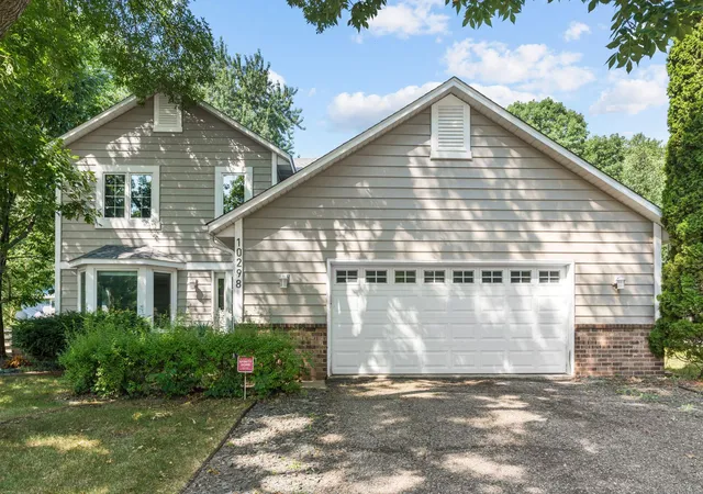 1st image of 10298 Mooer Ln, Eden Prairie, MN 55347 | MLS# 7101744