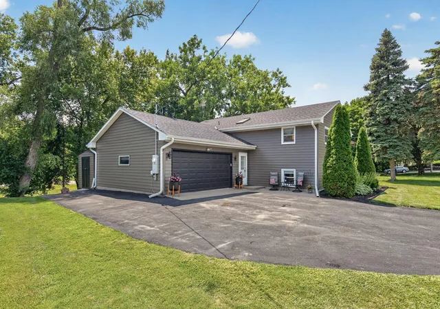 Homes for sale in Prior Lake, MN | 4345 Dakota St Se, Prior Lake, MN 55372 | MLS# 7101755