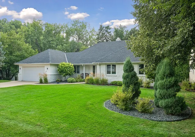 Photo 2 of Single family home for sale at 2516 Monterey Ave S, Minneapolis, MN 55416 | MLS# 7101815 | Listing updated on 2026-08-18