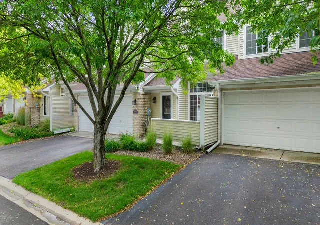 Photo 5 of Single family home for sale at 15345 Greenhaven Ln #111, Burnsville, MN 55306 | MLS# 7101820 | Listing updated on 2026-08-06