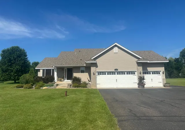 1st image of 17330 Bataan St Ne, Andover, MN 55304 | MLS# 7101839