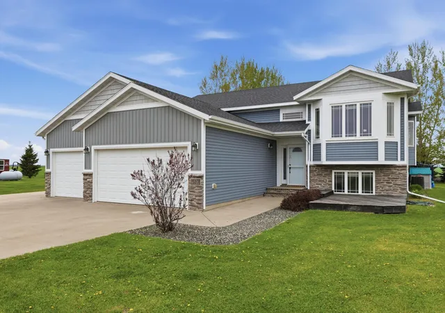 1st image of 520 3rd St N, Sabin, MN 56580 | MLS# 7101854