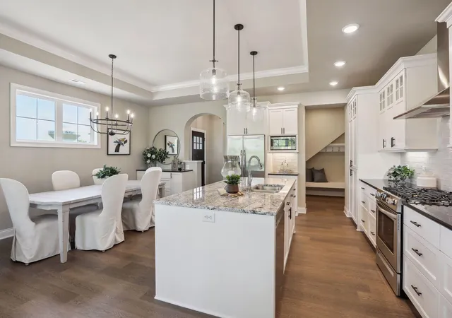5th image of 3717 Queensland Ln N, Minneapolis, MN 55446 | MLS# 7101855