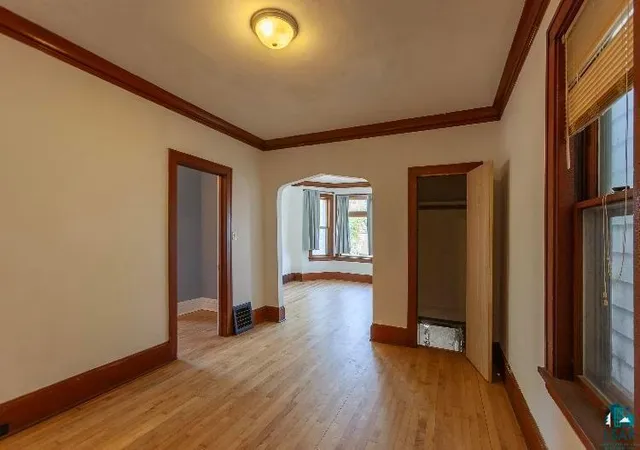 2nd image of 25 E 7th St, Duluth, MN 55805