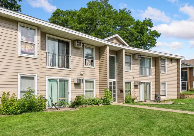 Homes for sale in Hopkins, MN | 911 7th St S #3, Hopkins, MN 55343 | MLS# 7101921