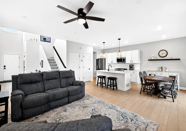 Photo 3 of Single family home for sale at 131 Huntington Dr, Waconia, MN 55387 | MLS# 7101923 | Listing updated on 2026-10-08