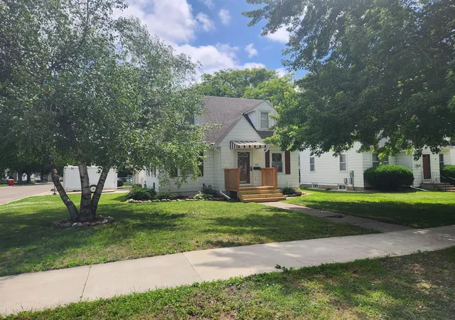 2nd image of 1210 10th St Nw, Austin, MN 55912 | MLS# 7101926