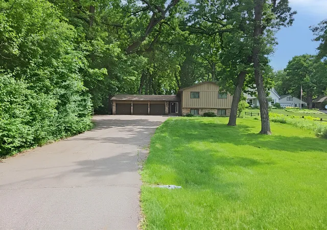 Homes for sale in White Bear Lake, MN | 5940 Otter View Trl, White Bear Lake, MN 55110 | MLS# 7101943