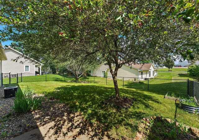 3rd image of 1825 Windmill Dr, Baldwin, WI 54002 | MLS# 7101964