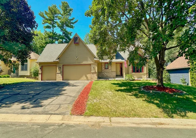 Photo 1 of Single family home for sale at 5440 Riverwood Ln, Savage, MN 55378 | MLS# 7101982 | Listing updated on 2026-08-21