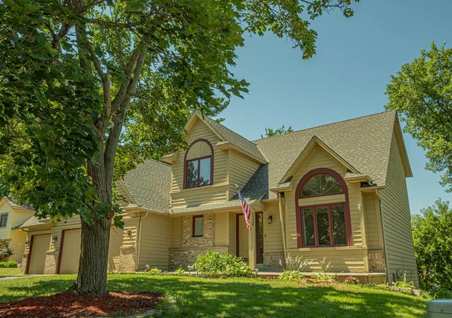 Photo 3 of Single family home for sale at 5440 Riverwood Ln, Savage, MN 55378 | MLS# 7101982 | Listing updated on 2026-08-21