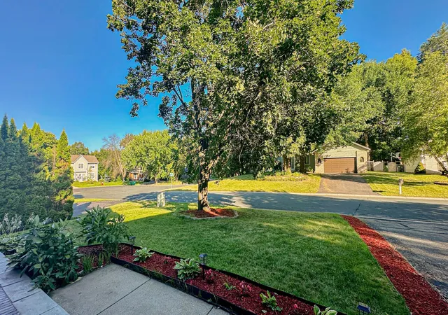 Photo 3 of Single family home for sale at 5440 Riverwood Ln, Savage, MN 55378 | MLS# 7101982 | Listing updated on 2026-08-21