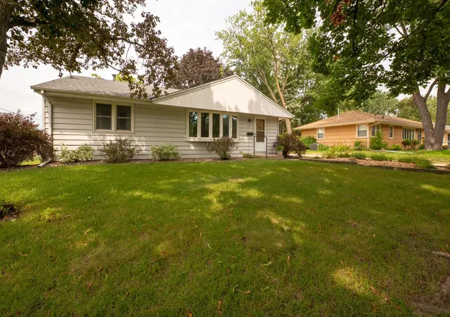 2nd image of 671 58th Ave Ne, Minneapolis, MN 55432 | MLS# 7101985