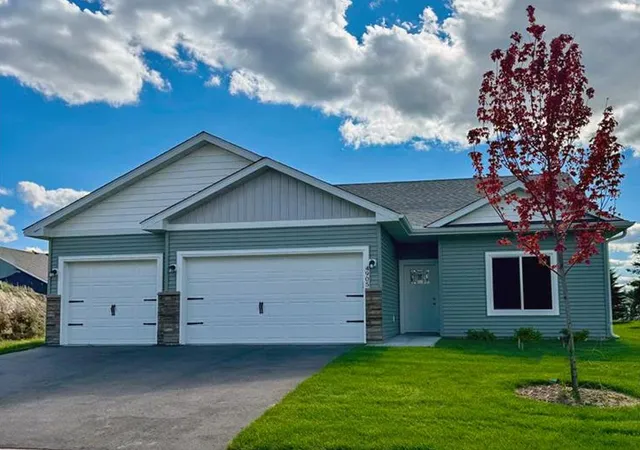 1st image of 4905 Evergreen Dr N, Hugo, MN 55038 | MLS# 7101987