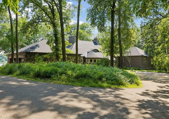 Homes for sale in Wayzata, MN | 2465 French Lake Rd, Wayzata, MN 55391 | MLS# 7101995