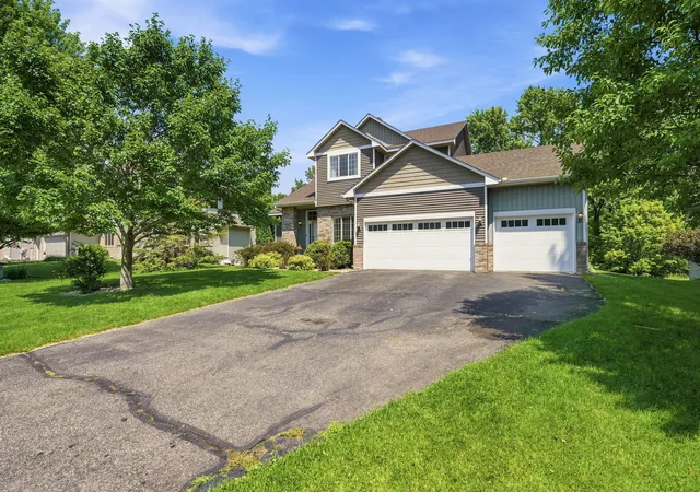 2nd image of 10190 Noble Ct N, Minneapolis, MN 55443 | MLS# 7102039