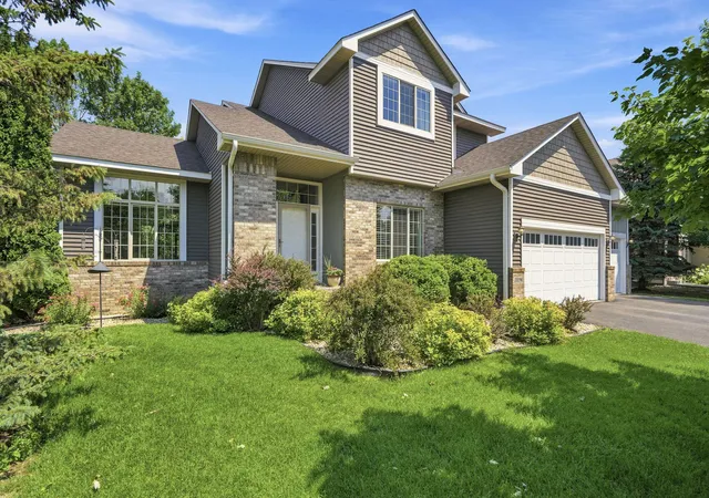 3rd image of 10190 Noble Ct N, Minneapolis, MN 55443 | MLS# 7102039