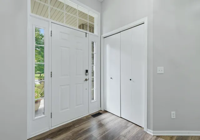4th image of 10190 Noble Ct N, Minneapolis, MN 55443 | MLS# 7102039
