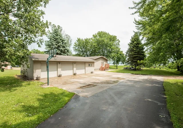 Homes for sale in Osakis, MN | 1009 County Road 10 Ne, Osakis, MN 56360 | MLS# 7102057