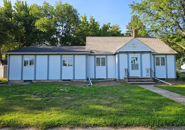 Homes for sale in Sanborn, MN | 131 E Dineen St, Sanborn, MN 56083 | MLS# 7102063
