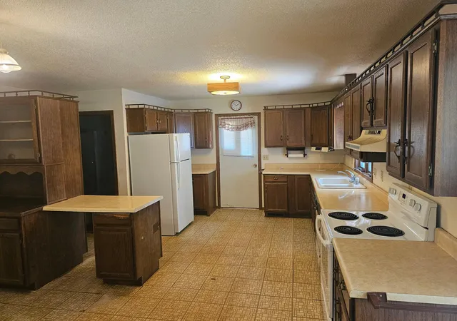 Homes for sale in Sanborn, MN | 131 E Dineen St, Sanborn, MN 56083 | MLS# 7102063