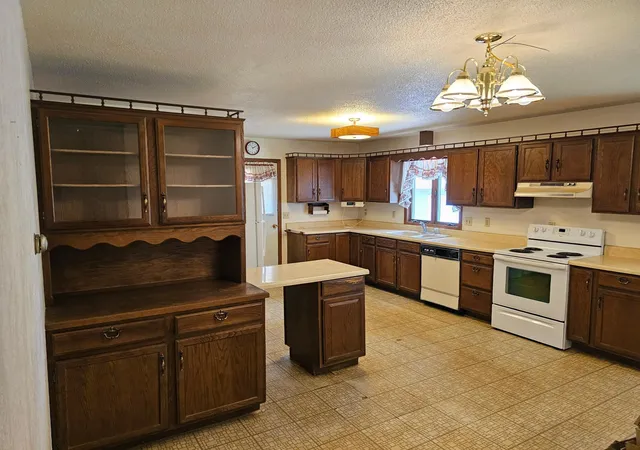 Homes for sale in Sanborn, MN | 131 E Dineen St, Sanborn, MN 56083 | MLS# 7102063