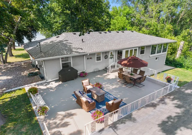 Photo 3 of Sale Pending at 2686 Keller Pkwy, Saint Paul, MN 55109 | MLS# 7102076 | Listing updated on 2026-08-23