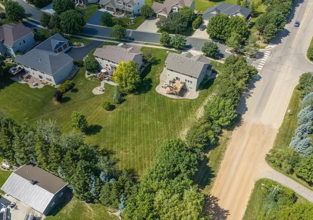 1st image of 1631 Sparrow Rd, Waconia, MN 55387 | MLS# 7102079
