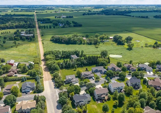63rd image of 1631 Sparrow Rd, Waconia, MN 55387 | MLS# 7102079