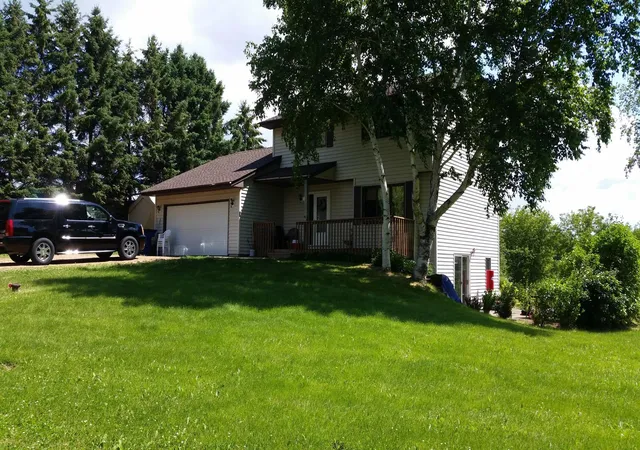 Photo 1 of Single family home for sale at 7050 Pioneer Trl, Loretto, MN 55357 | MLS# 7102082 | Listing updated on 2026-08-26