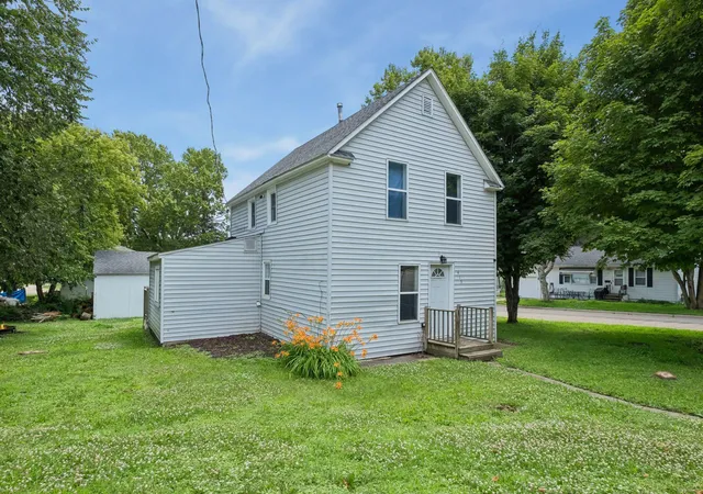 Homes for sale in Faribault, MN | 415 Francis St, Faribault, MN 55021 | MLS# 7102087