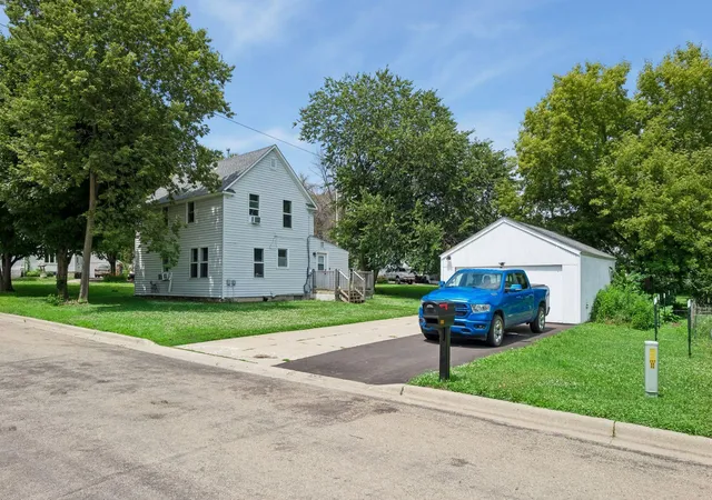 Homes for sale in Faribault, MN | 415 Francis St, Faribault, MN 55021 | MLS# 7102087