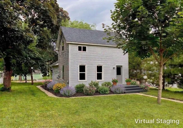 2nd image of 1308 Norwood St, Red Wing, MN 55066 | MLS# 7102119