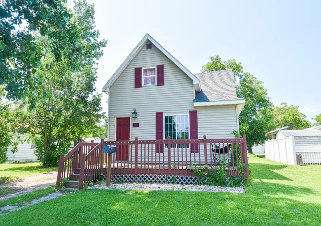 Homes for sale in Thief River Falls, MN | 615 Markley Ave S, Thief River Falls, MN 56701 | MLS# 7102122