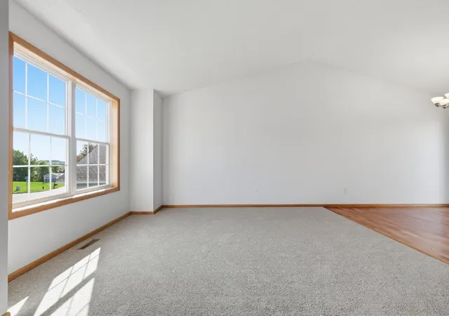 4th image of 1114 Hidden Creek Blvd, Mayer, MN 55360 | MLS# 7102137