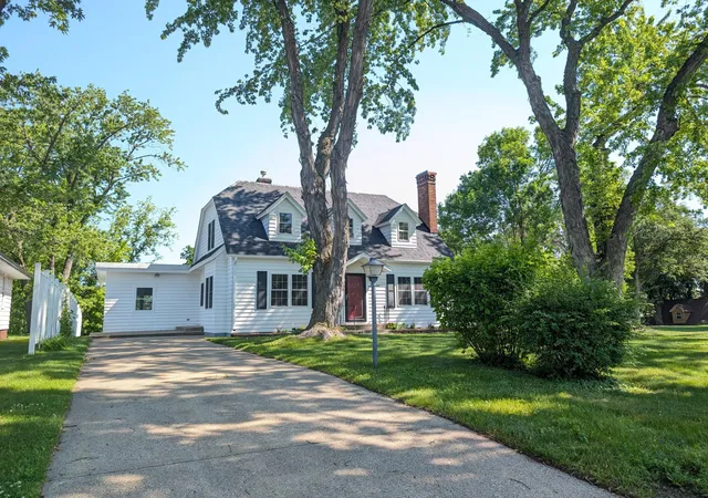 2nd image of 722 1st Ave Se, Long Prairie, MN 56347 | MLS# 7102147