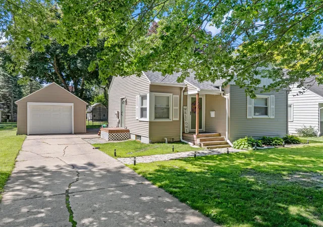 Photo 1 of Single family home for sale at 1903 4th Avenue Sw, Austin, MN 55912 | MLS# 7102154 | Listing updated on 2026-07-29