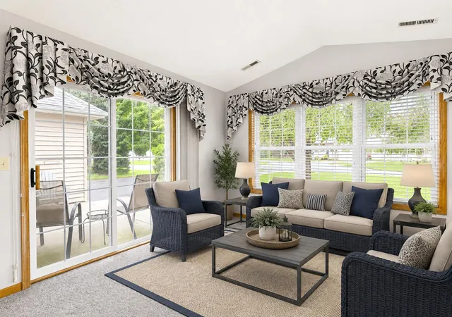 5th image of 2102 Oak Tree Ln #A, Austin, MN 55912 | MLS# 7102188
