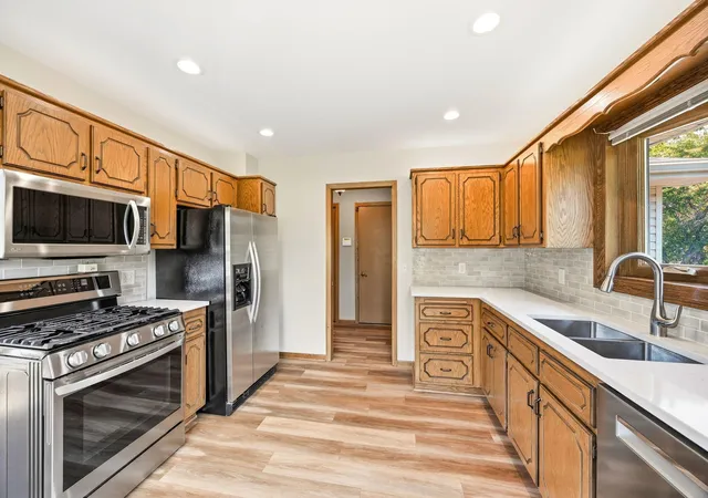5th image of 6799 Sunnyslope Dr N, Maple Grove, MN 55311 | MLS# 7102195