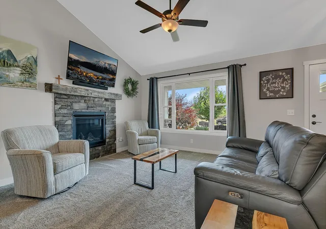 5th image of 23063 Turquoise St, Saint Augusta, MN 56301 | MLS# 7102214