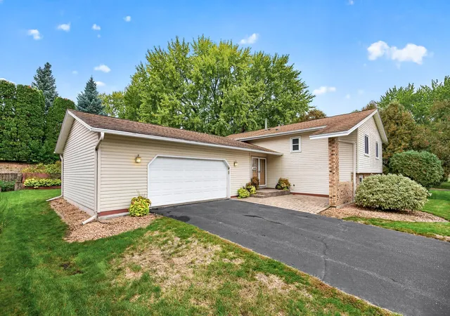 Photo 3 of Single family home for sale at 4409 Flag Ave N, Minneapolis, MN 55428 | MLS# 7102248 | Listing updated on 2026-10-10