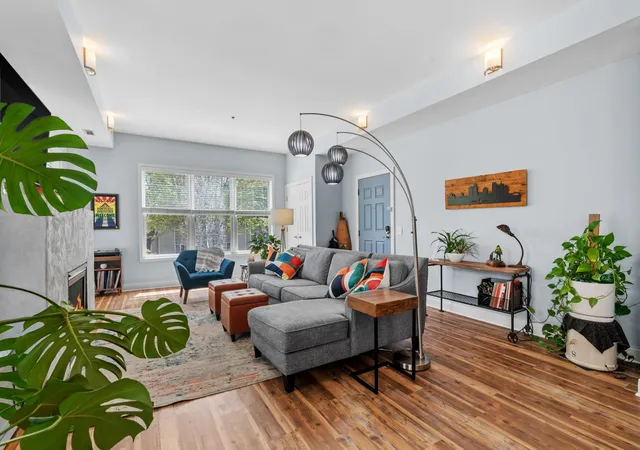 3rd image of 633 Dayton Ave #5, Saint Paul, MN 55104 | MLS# 7102251