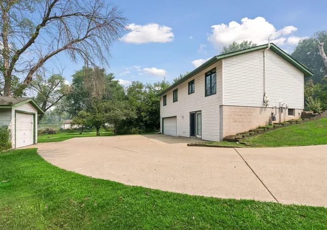 1st image of 1415 11th Ave, Newport, MN 55055 | MLS# 7102272